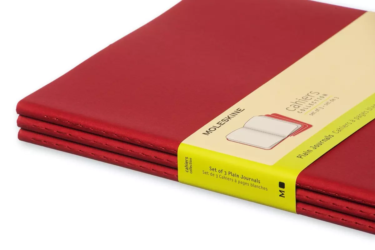 Een Moleskine Cahier Plain Notebook XL Cranberry Red koop je bij Moleskine.nl